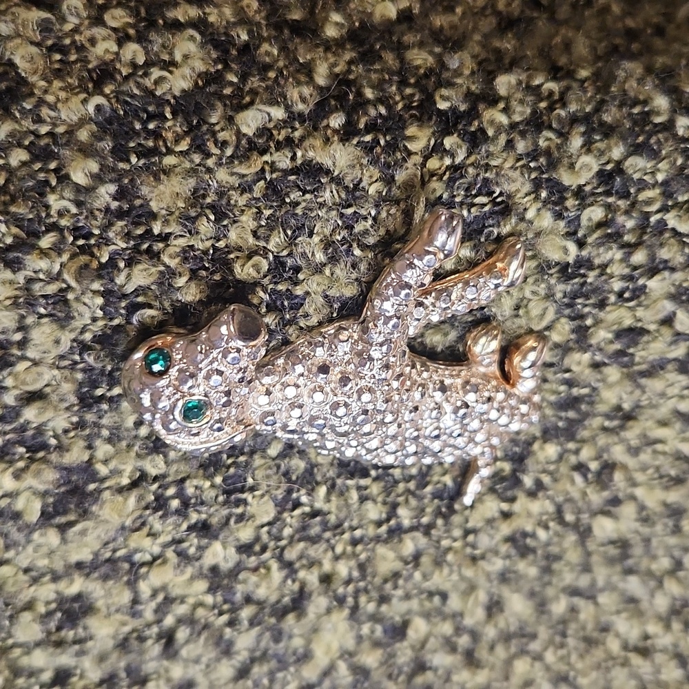 V i n t a g e..Large Silvertone Dog Brooch | Green Rhinestone Eyes | Rhinestones